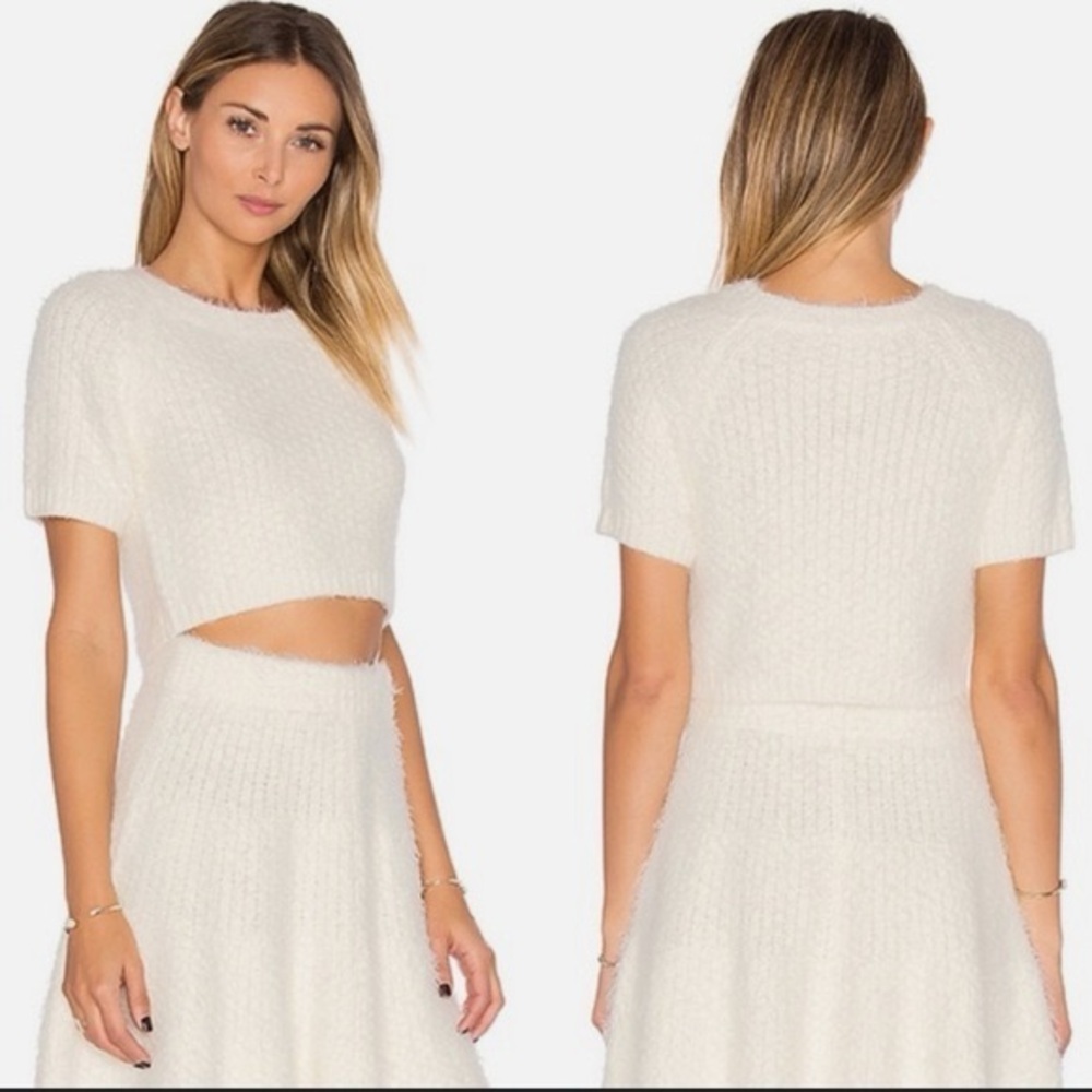 Lovers + Friends cropped cream Fuzzy Knit sweater Sz M